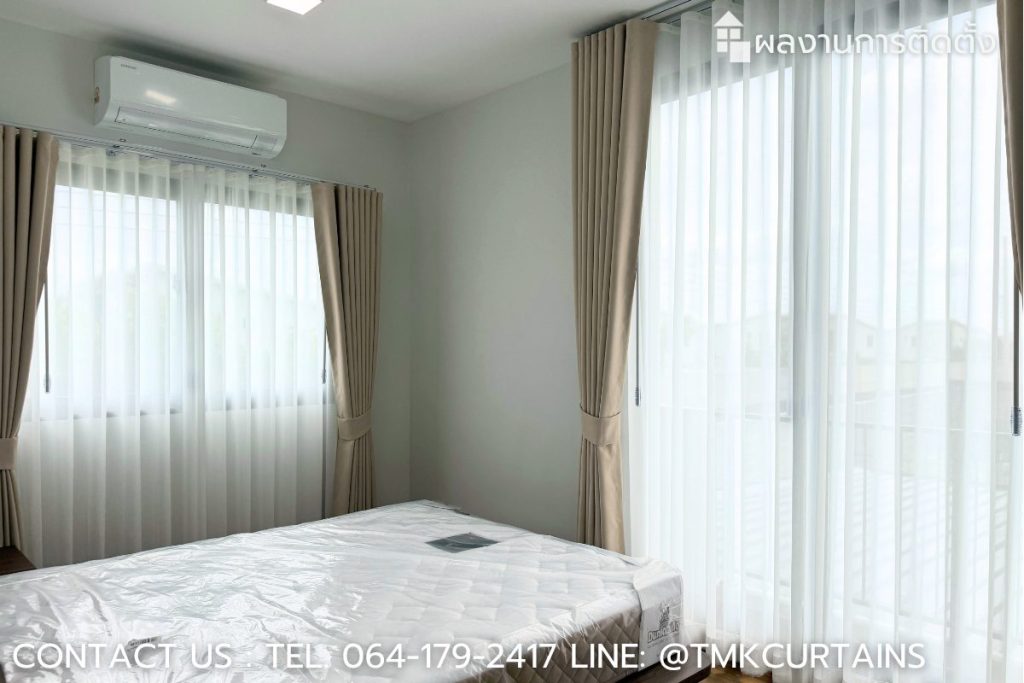 ภาพรวมห้องนอนใหญ่หลังติดม่านลอนทึบและม่านโปร่งเสร็จเรียบร้อย Pleno town เพชรเกษม 81
